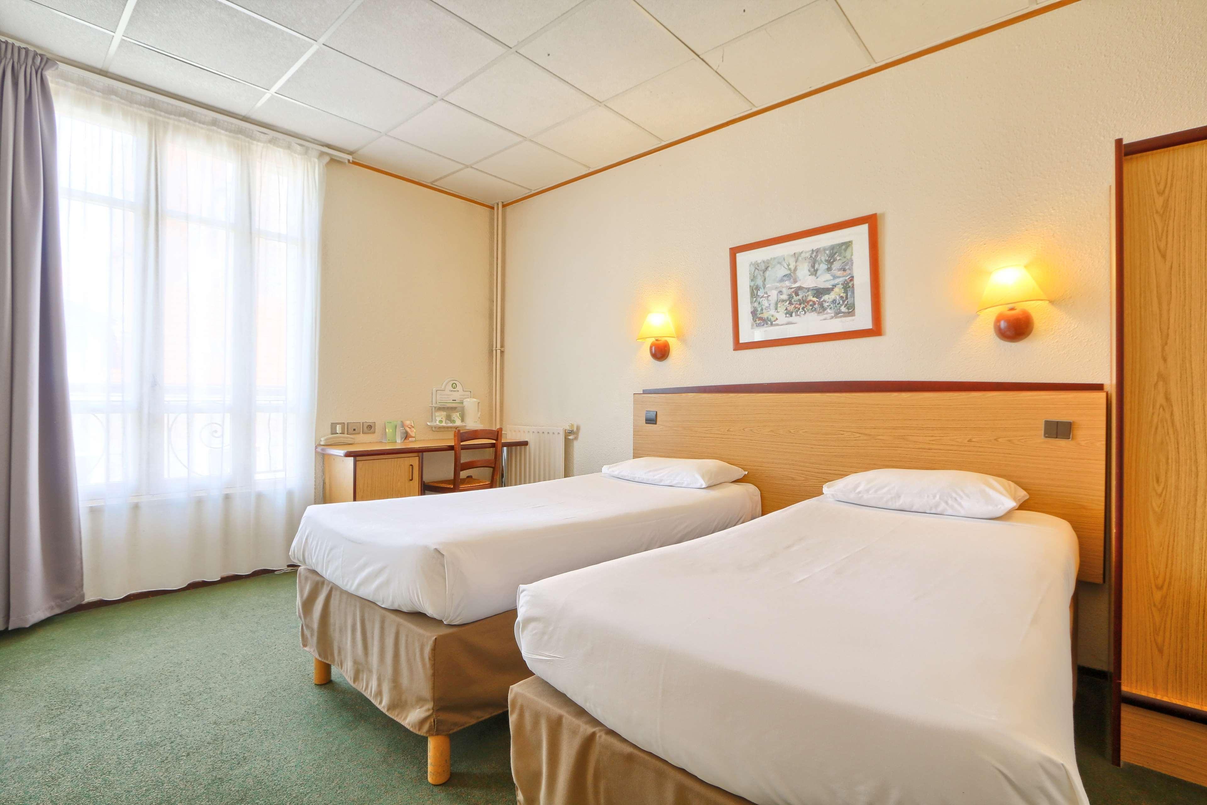 Готель Campanile Paris Ouest - Boulogne Екстер'єр фото