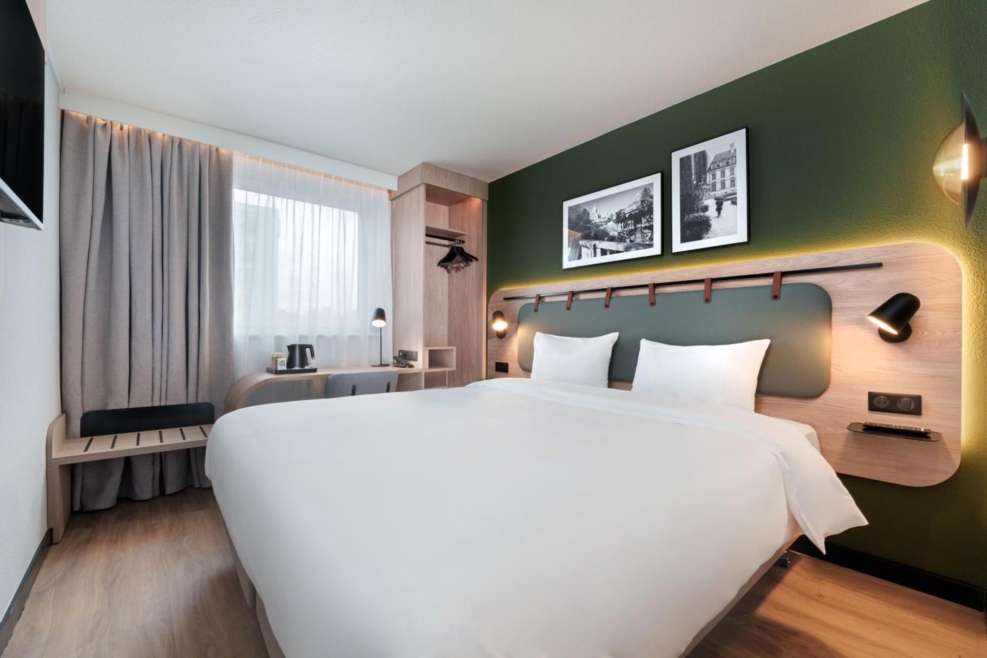 Готель Campanile Paris Ouest - Boulogne Екстер'єр фото